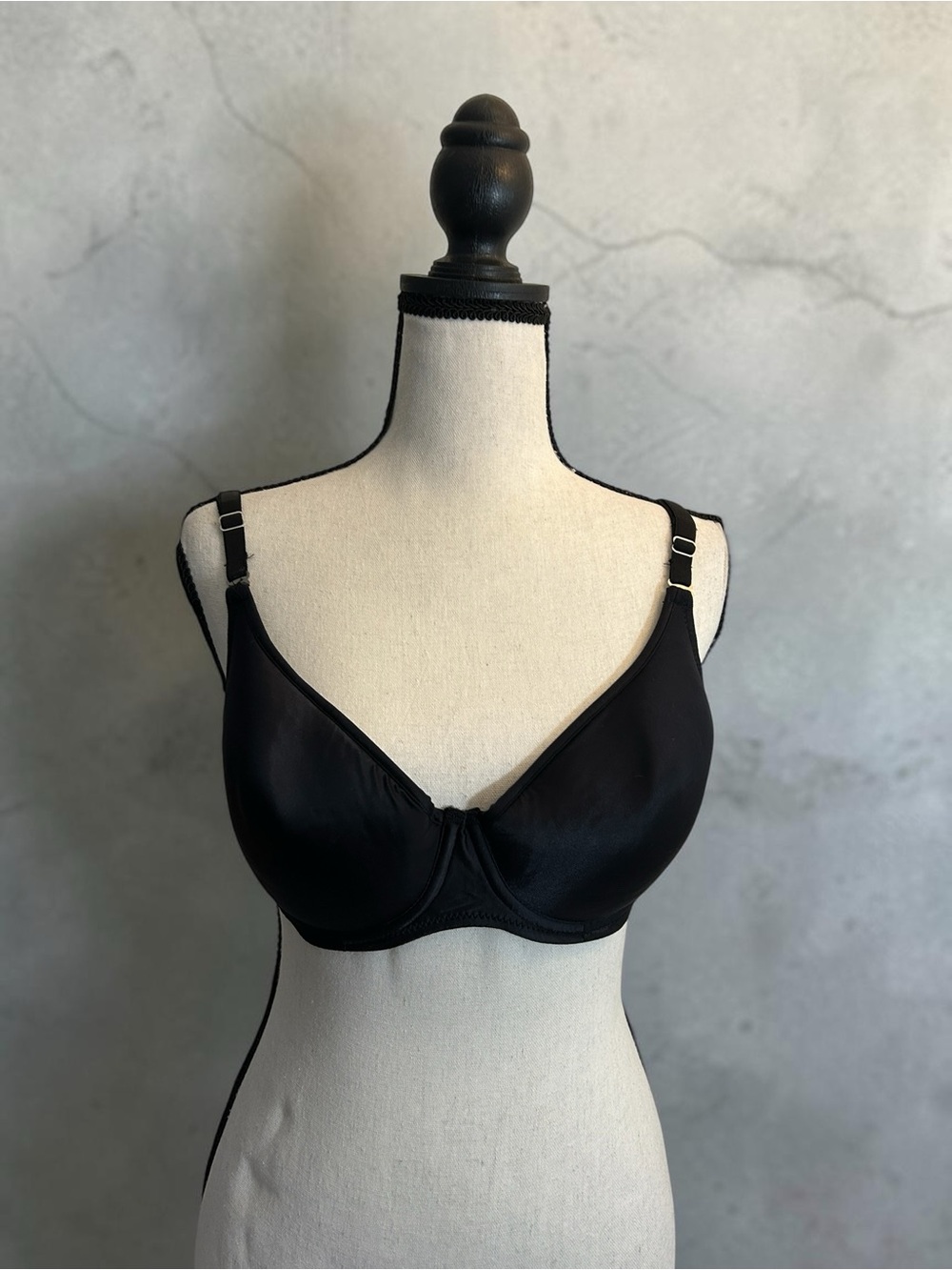 HTF Fredrick’s Of Hollywood Black Water Bra 34D